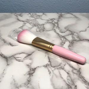 Too Faced Makeup - Too Faced Face Brush Too Faced Makeup - Too Faced Face Brush